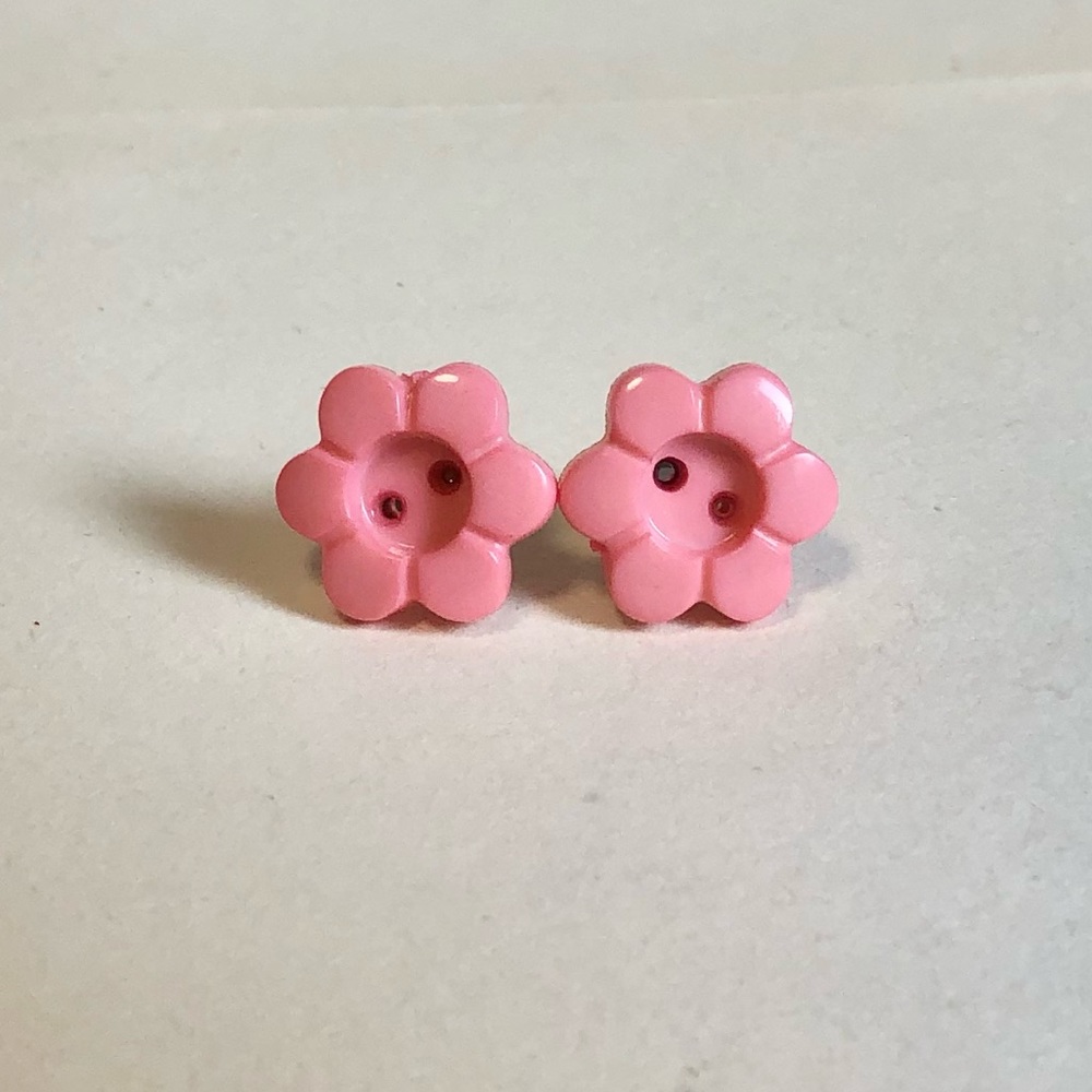❤️ Pink Flower Stud Earrings